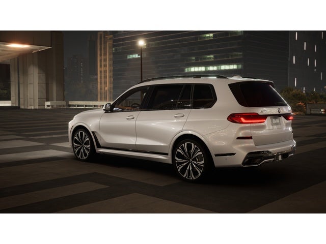 2027 BMW X7 Base