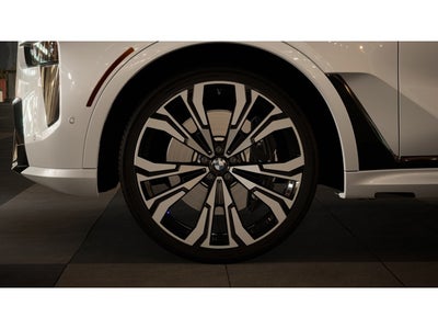 2027 BMW X7 Base
