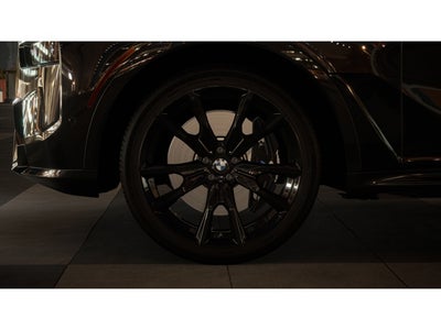 2027 BMW X7 Base