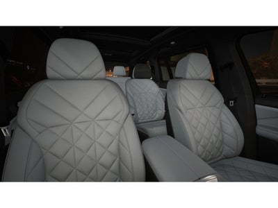 2027 BMW X7 Base