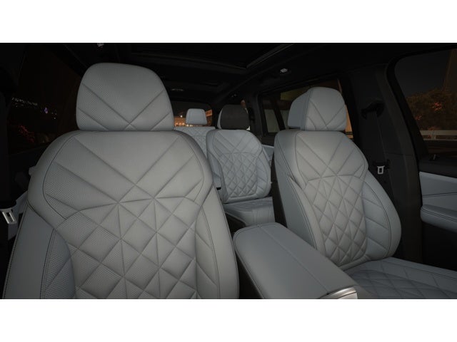 2027 BMW X7 Base