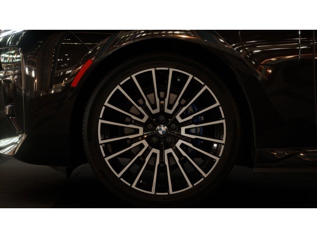 2026 BMW 750e xDrive Base