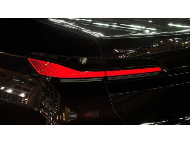 2026 BMW 750e xDrive Base