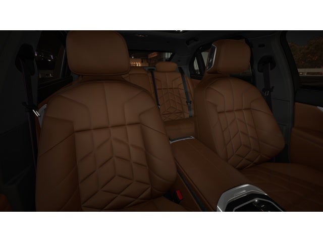 2026 BMW 750e xDrive Base