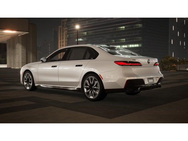 2026 BMW 750e xDrive Base