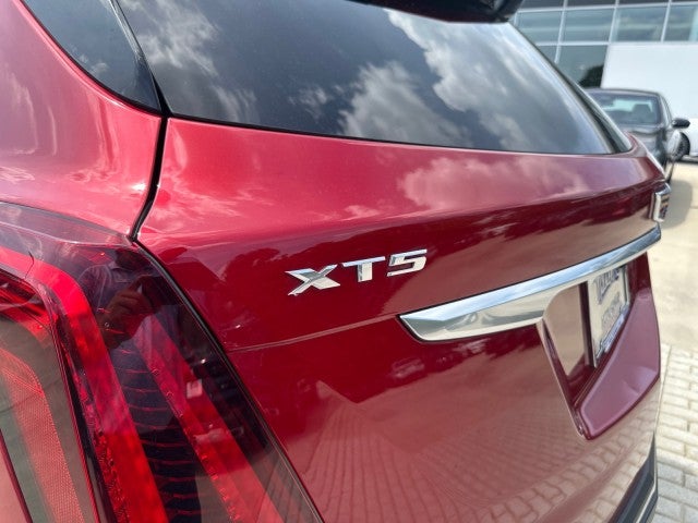2023 Cadillac XT5 FWD Premium Luxury