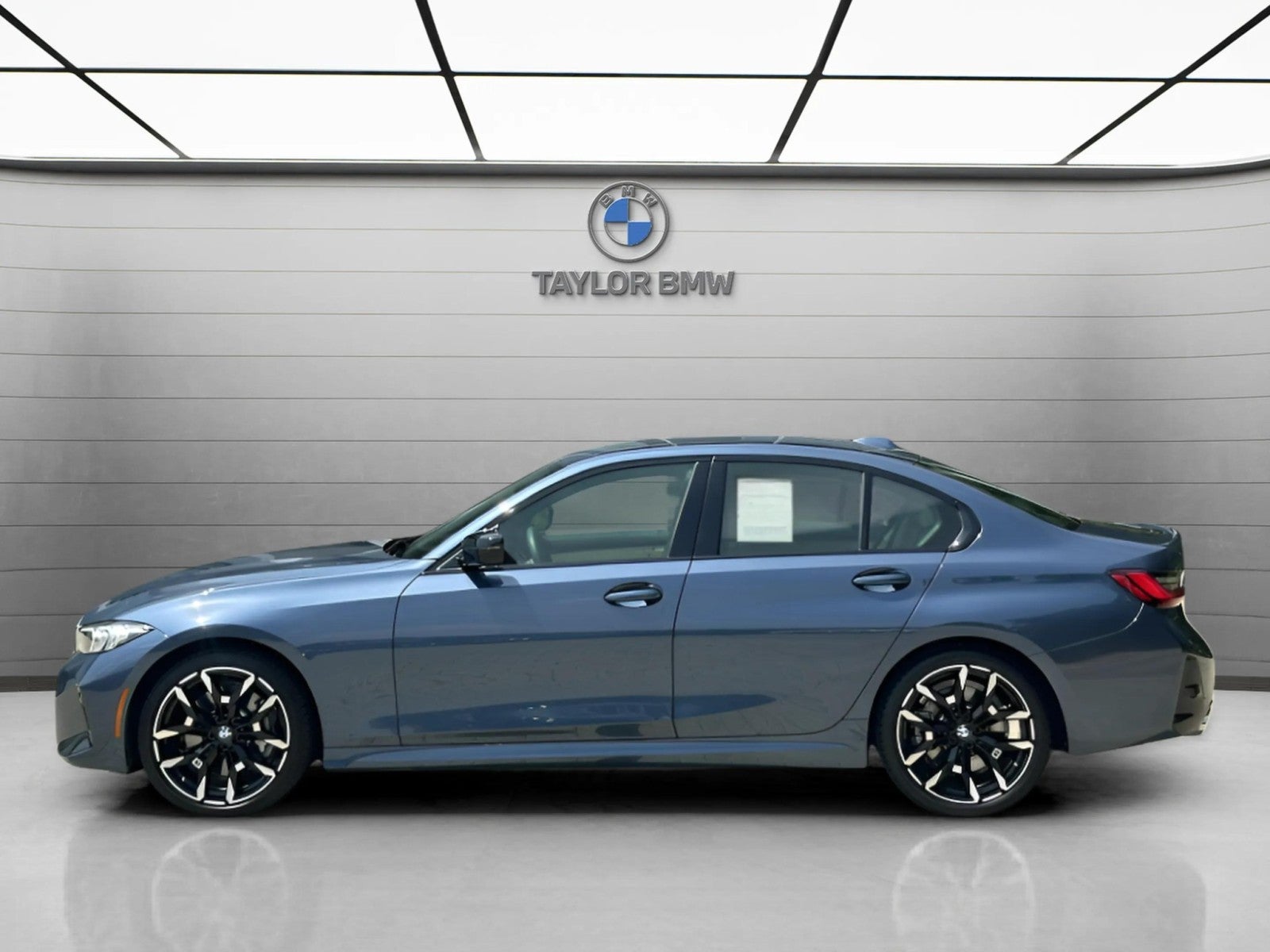 2025 BMW 330i 330i
