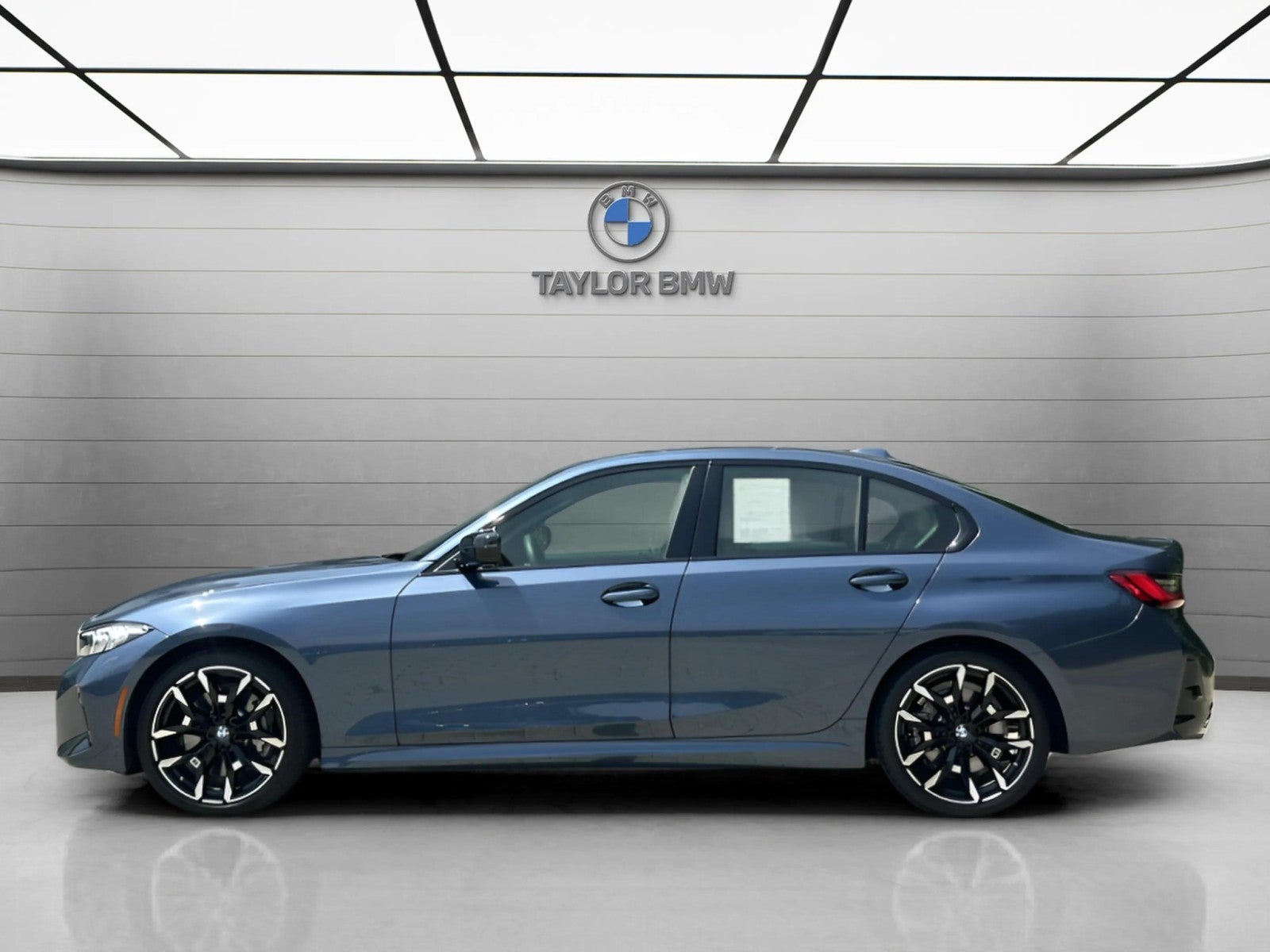 2025 BMW 330i 330i