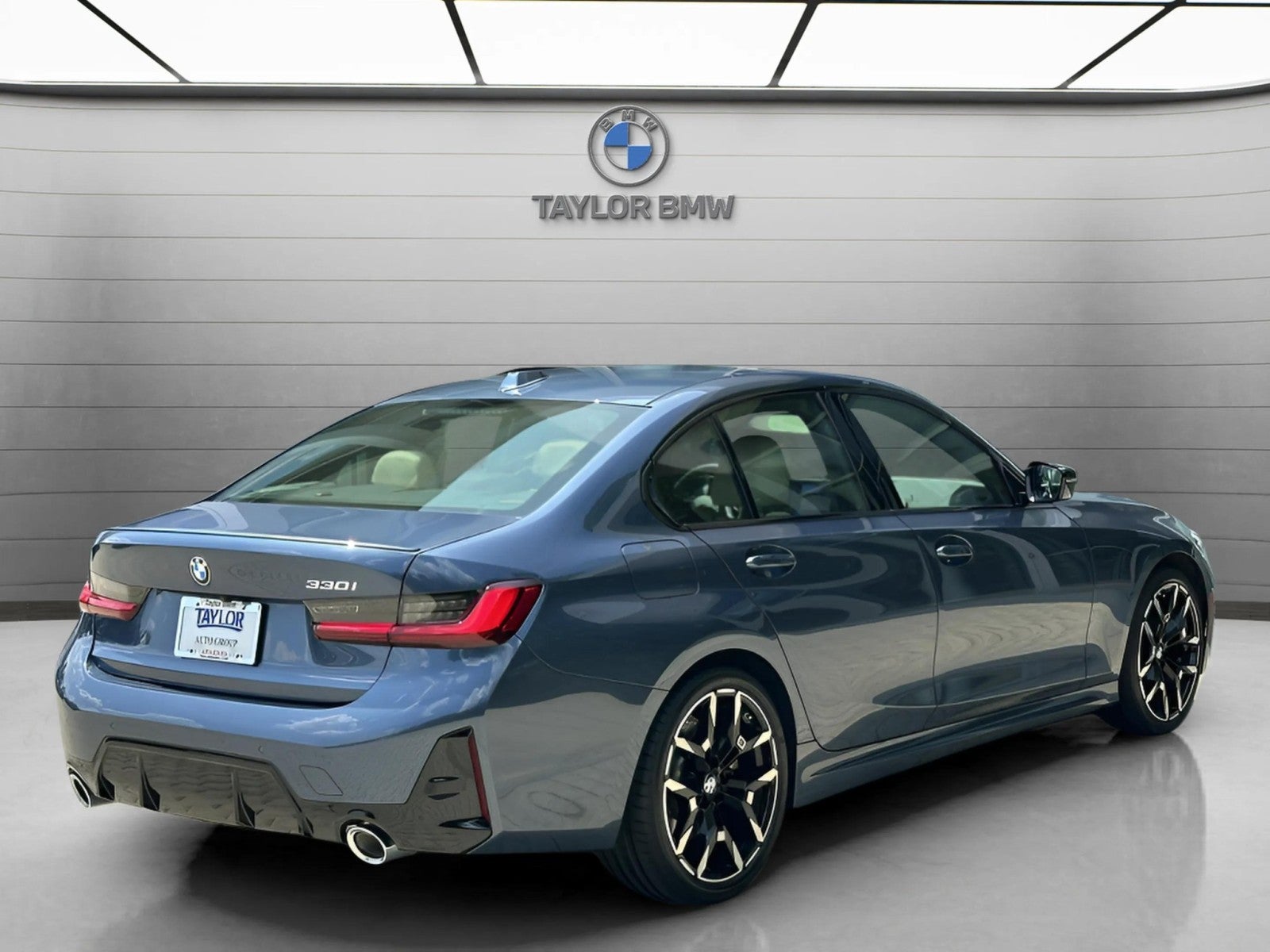 2025 BMW 330i 330i