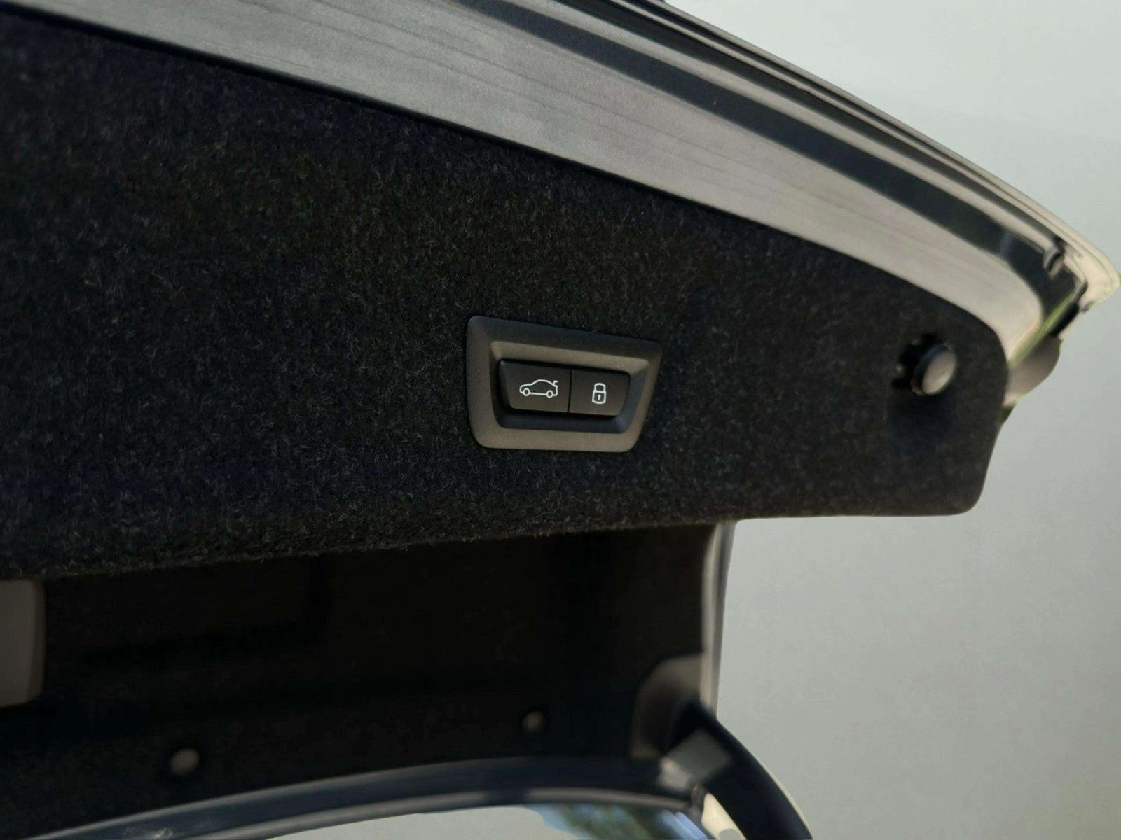 2025 BMW 330i 330i