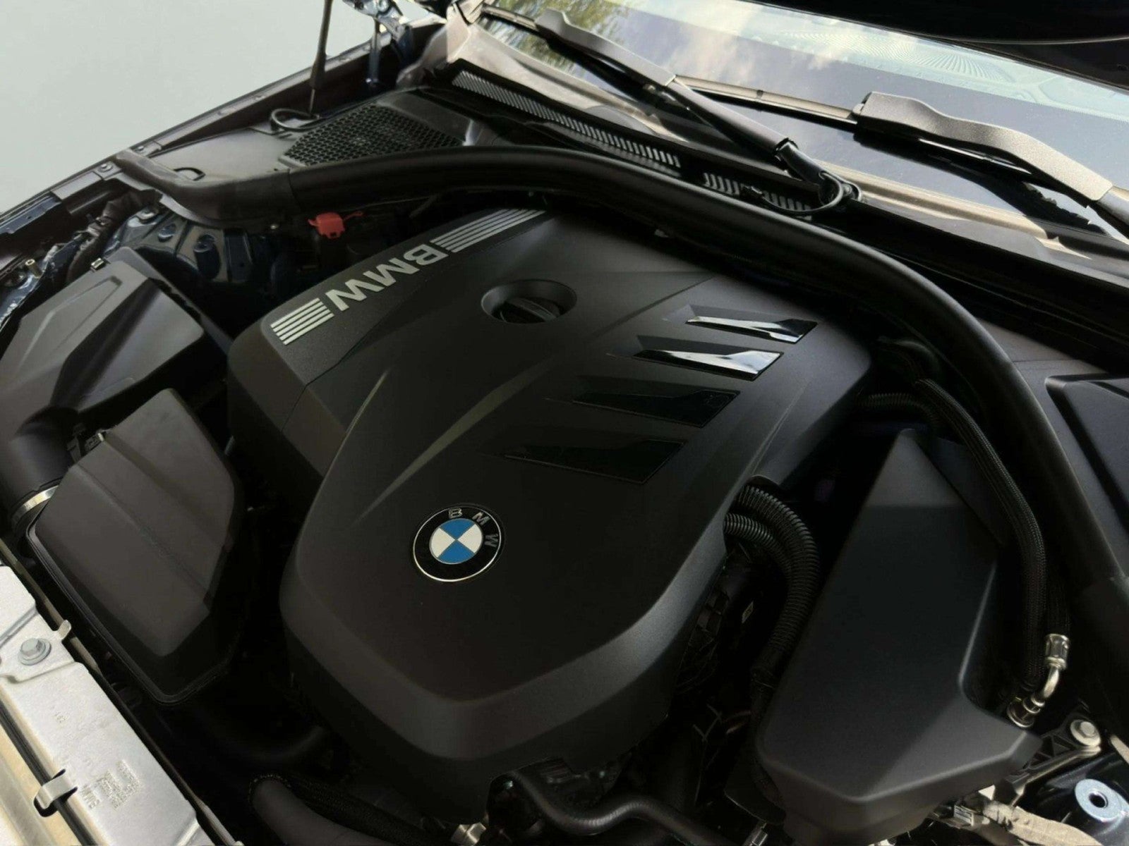 2025 BMW 330i 330i
