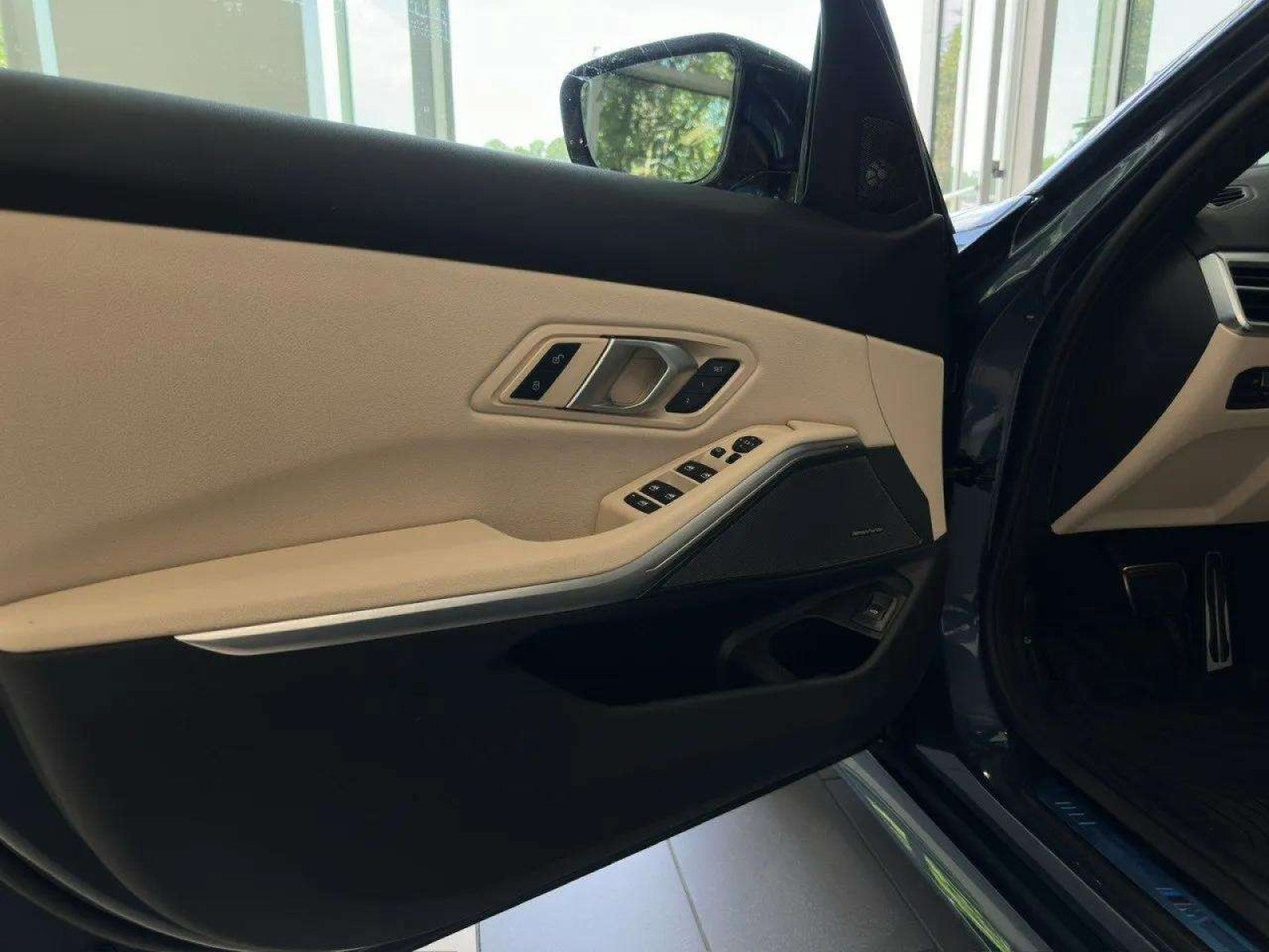 2025 BMW 330i 330i