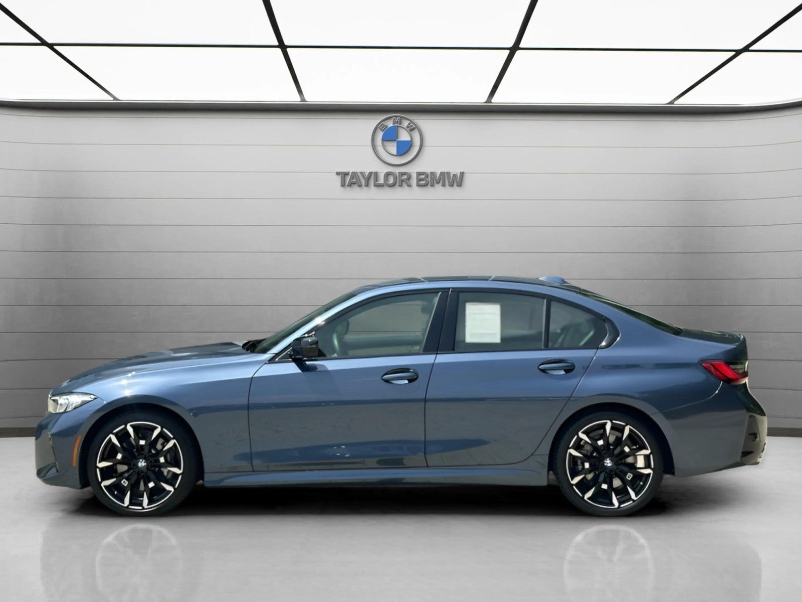 2025 BMW 330i 330i