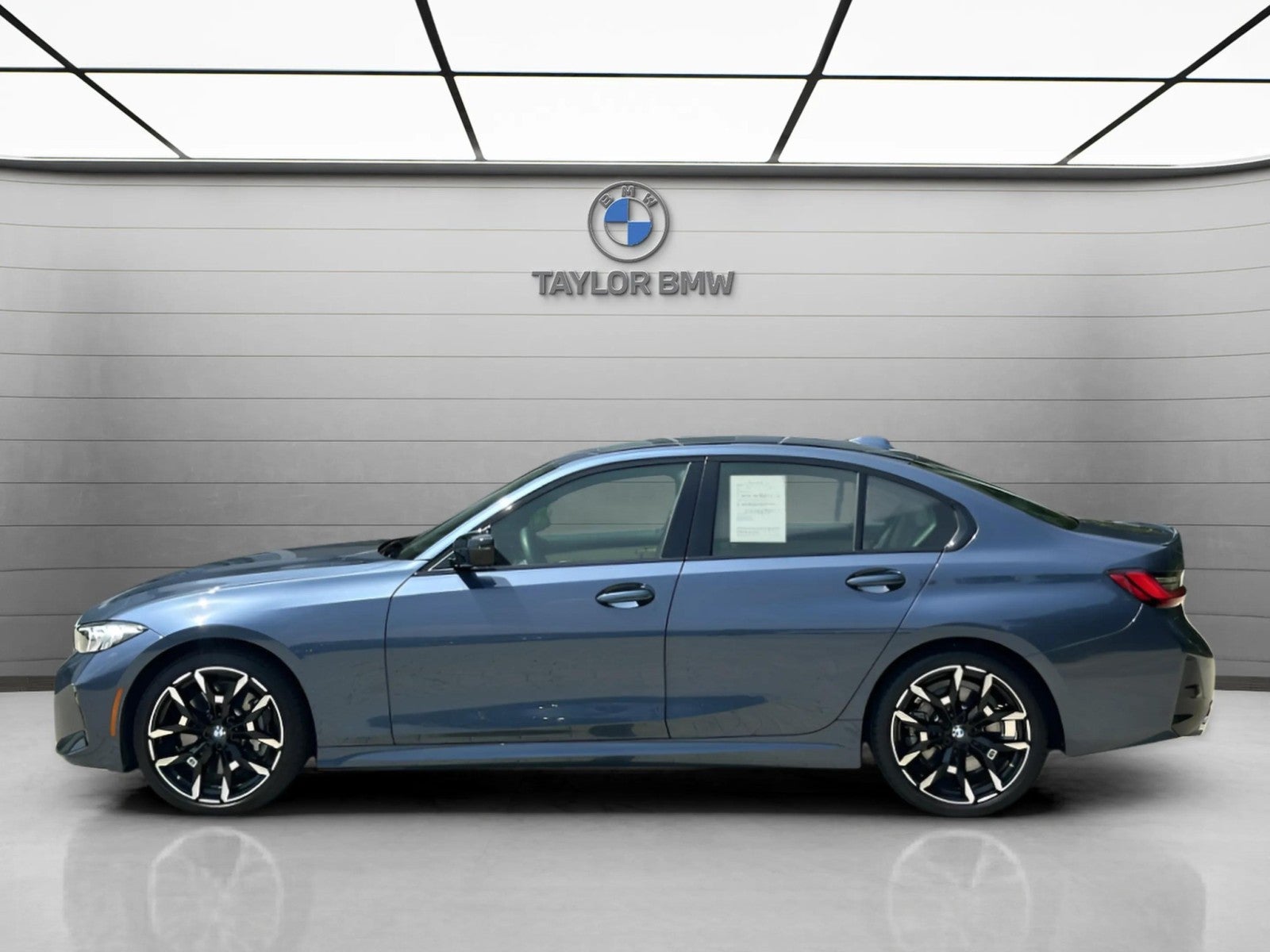 2025 BMW 330i 330i