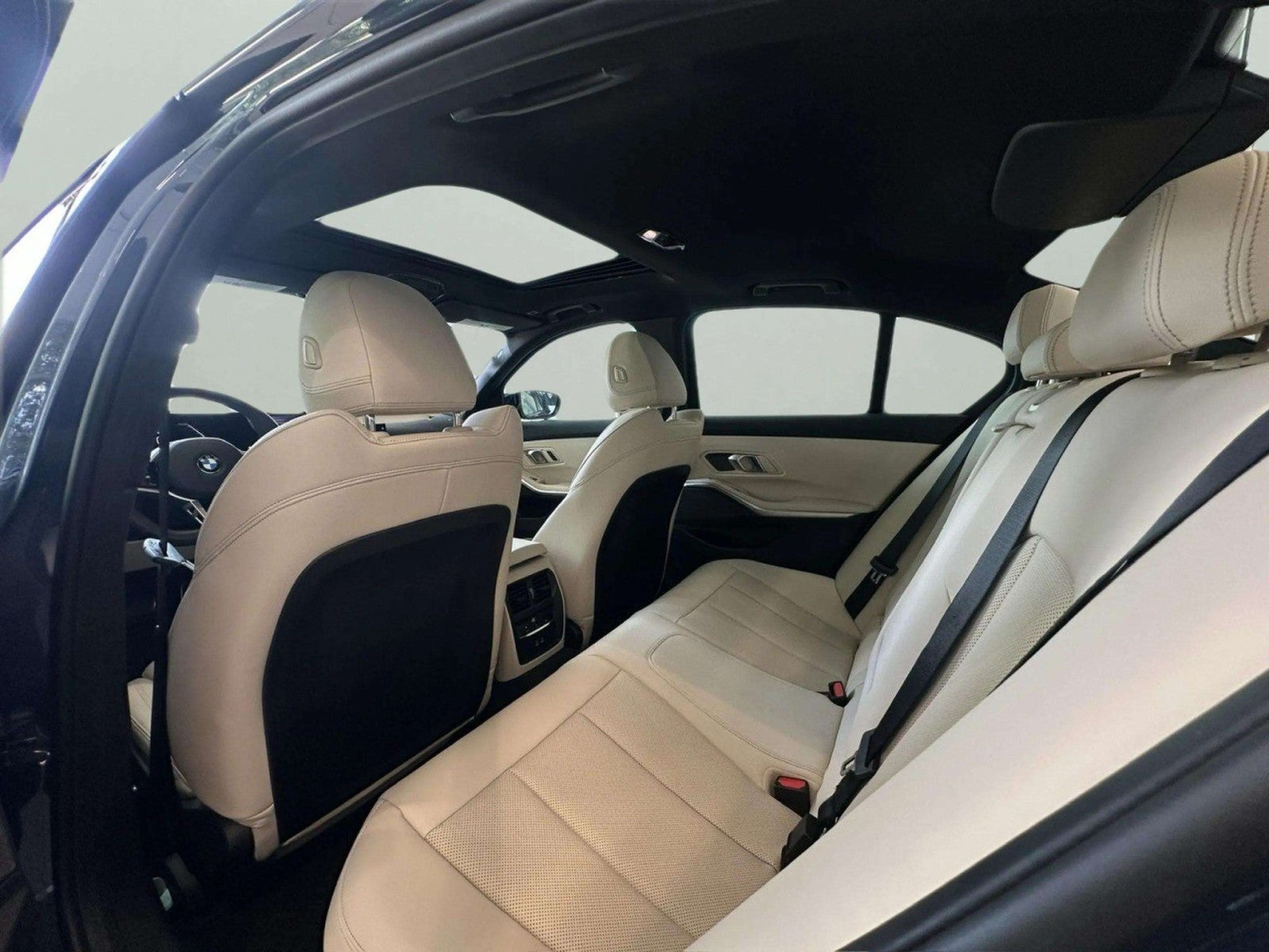 2025 BMW 330i 330i