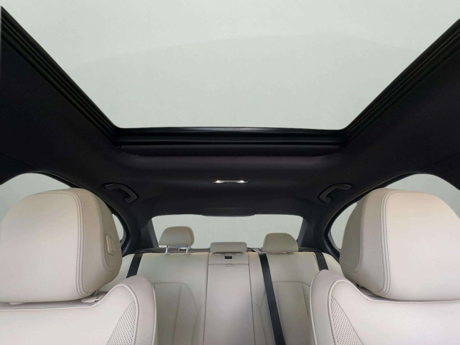 2025 BMW 330i 330i