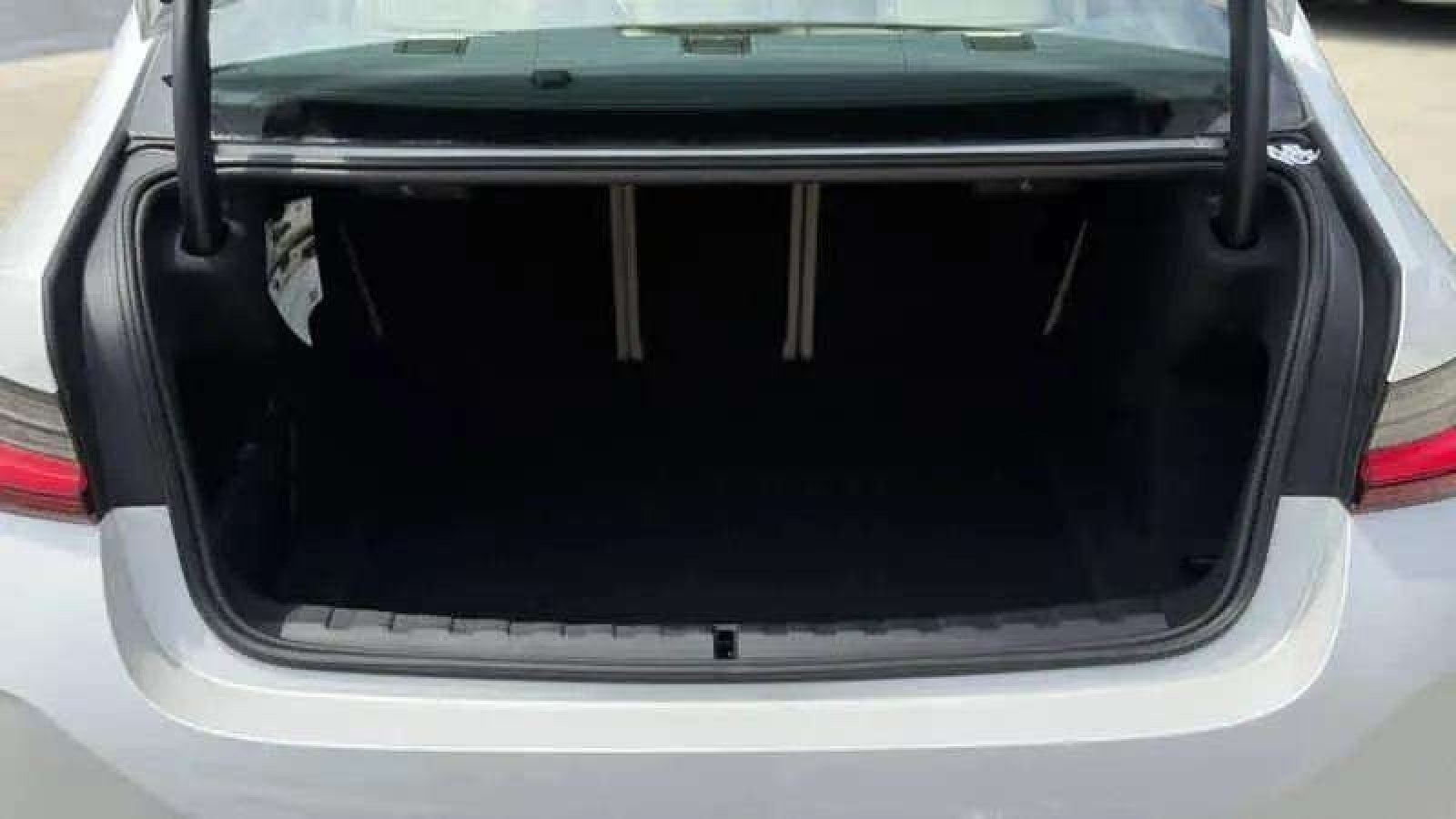 2025 BMW 330i xDrive 330i xDrive