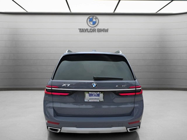 2027 BMW X7 xDrive40i