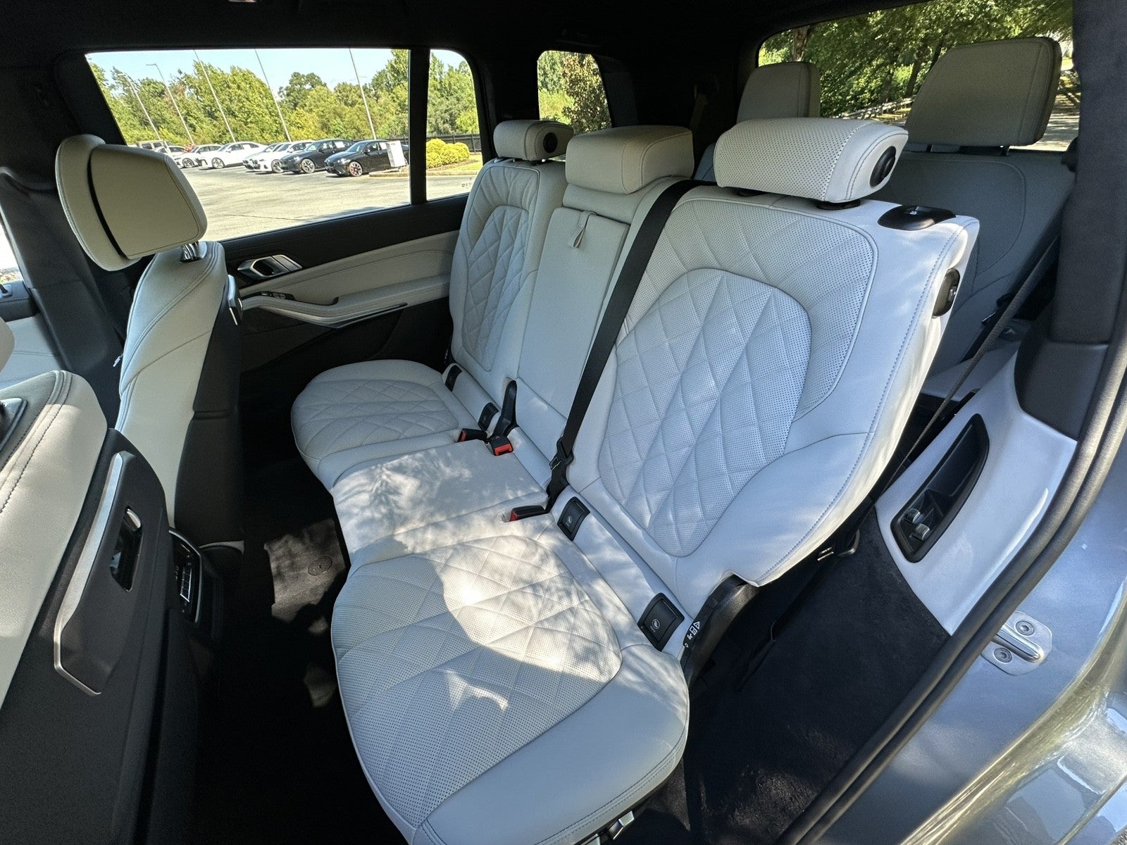 2027 BMW X7 xDrive40i
