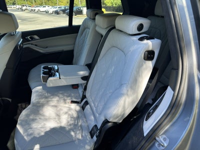 2027 BMW X7 xDrive40i