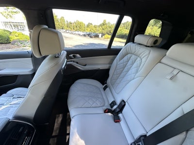 2027 BMW X7 xDrive40i