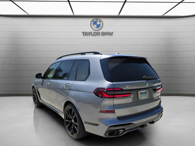 2026 BMW X7 M60i