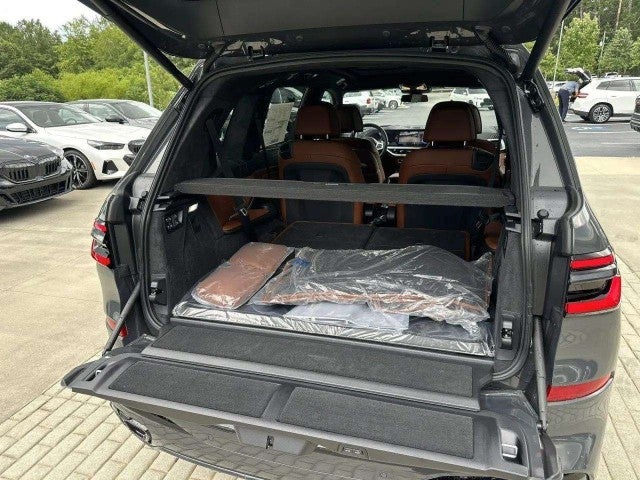 2027 BMW X7 M60i