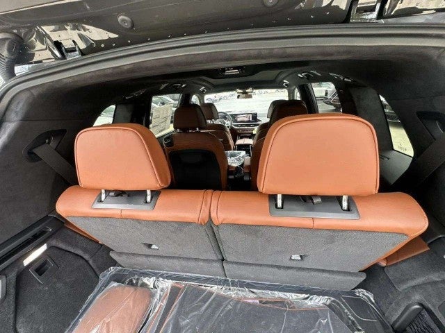 2027 BMW X7 M60i