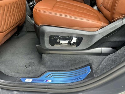 2027 BMW X7 M60i