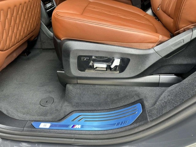 2027 BMW X7 M60i
