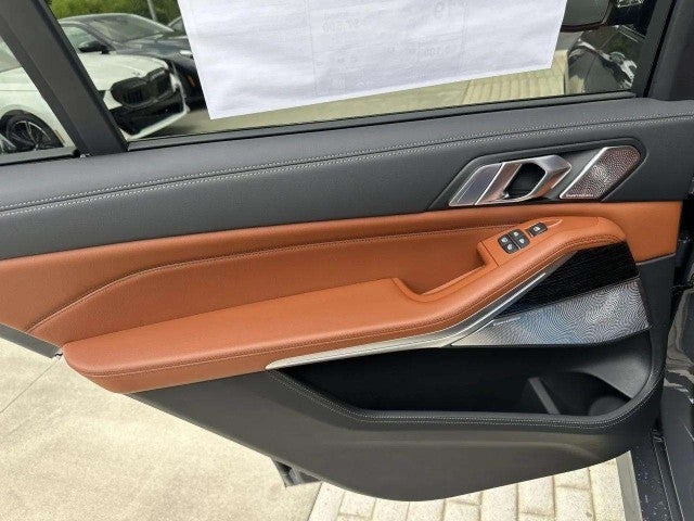 2027 BMW X7 M60i