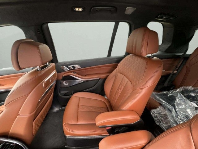2027 BMW X7 M60i