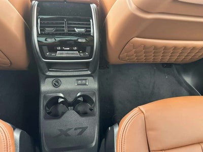 2027 BMW X7 M60i