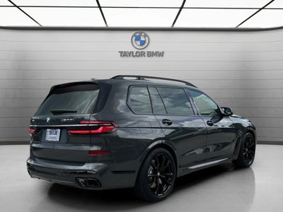 2027 BMW X7 M60i