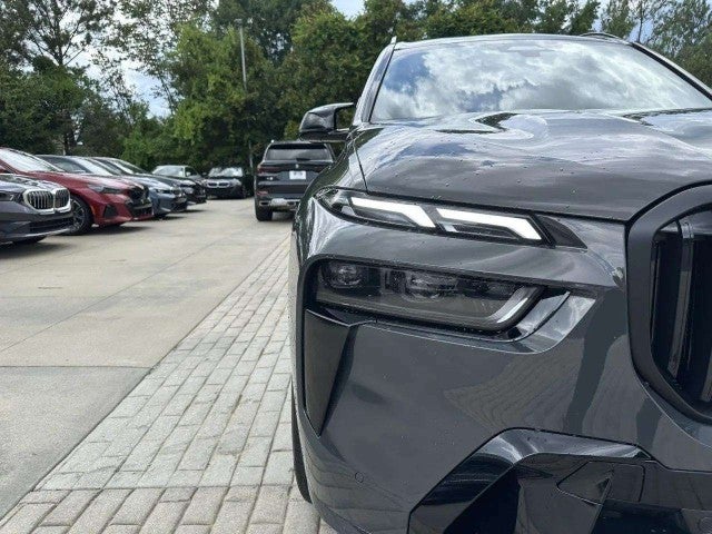 2027 BMW X7 M60i