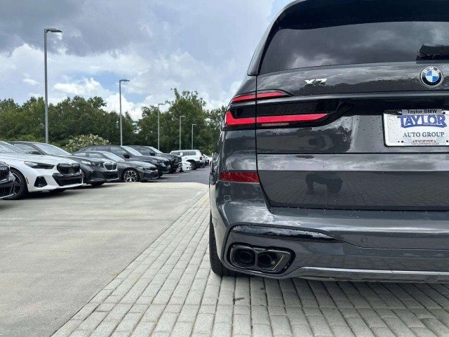2027 BMW X7 M60i