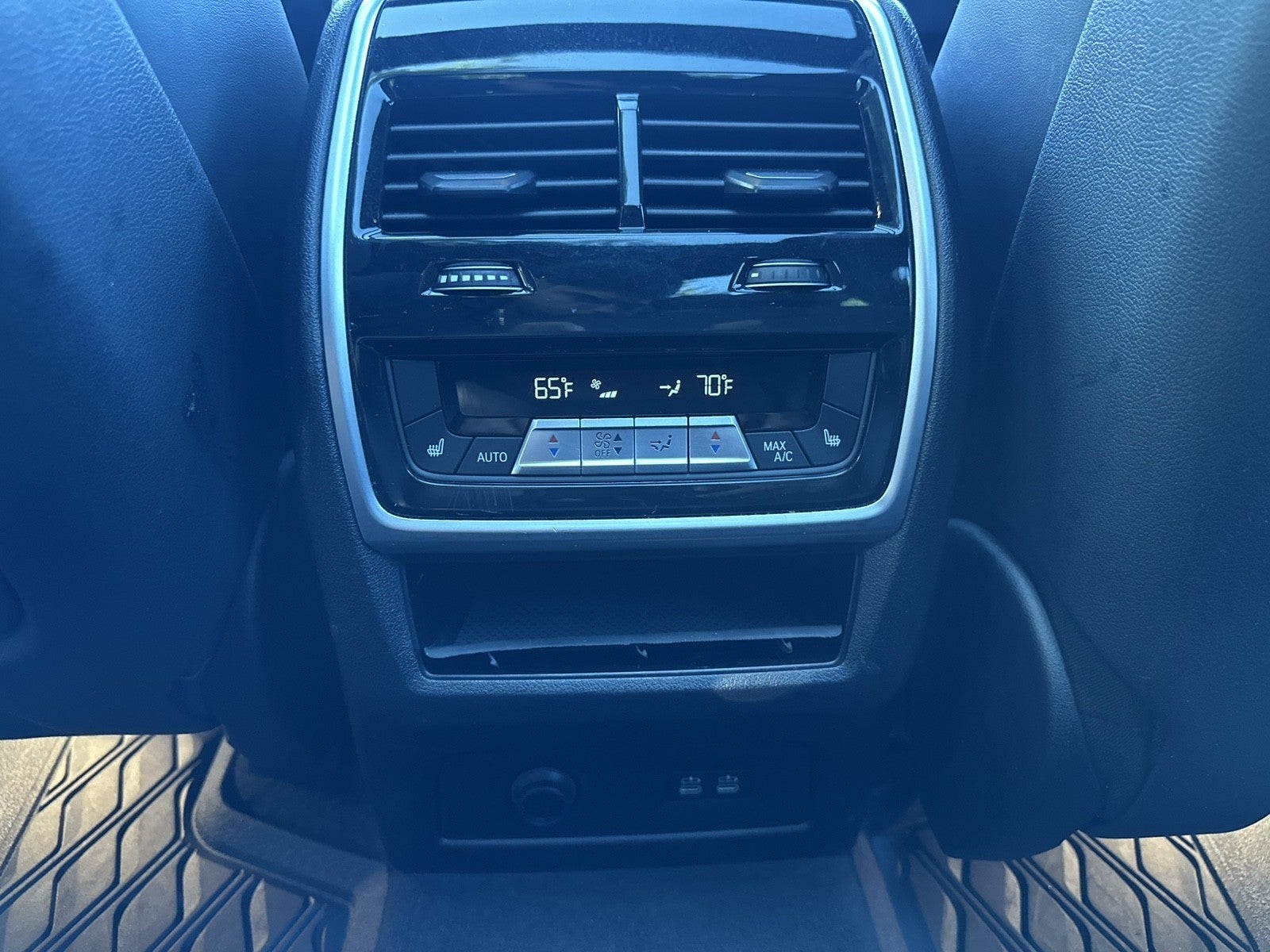 2024 BMW X7 M60i
