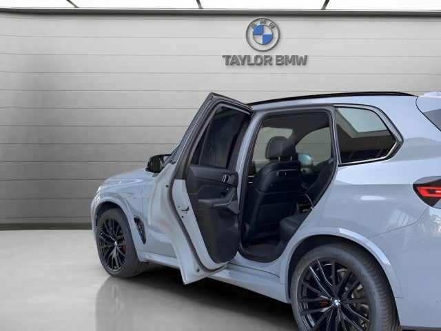 2024 BMW X5 M60i