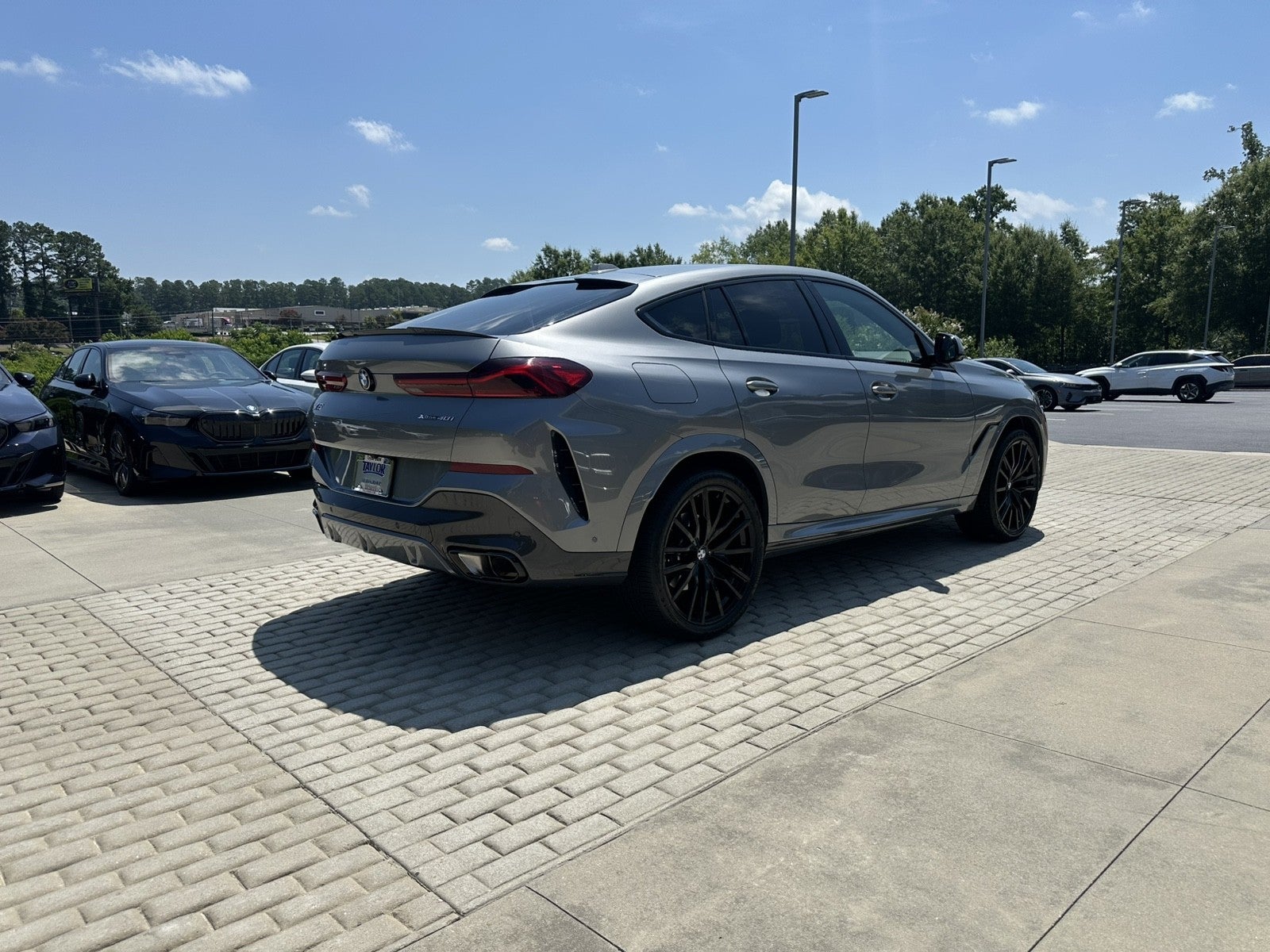 2025 BMW X6 xDrive40i