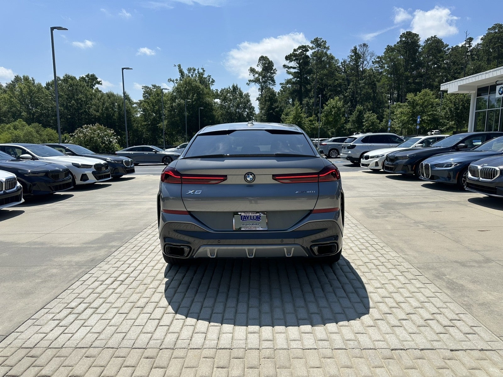 2025 BMW X6 xDrive40i