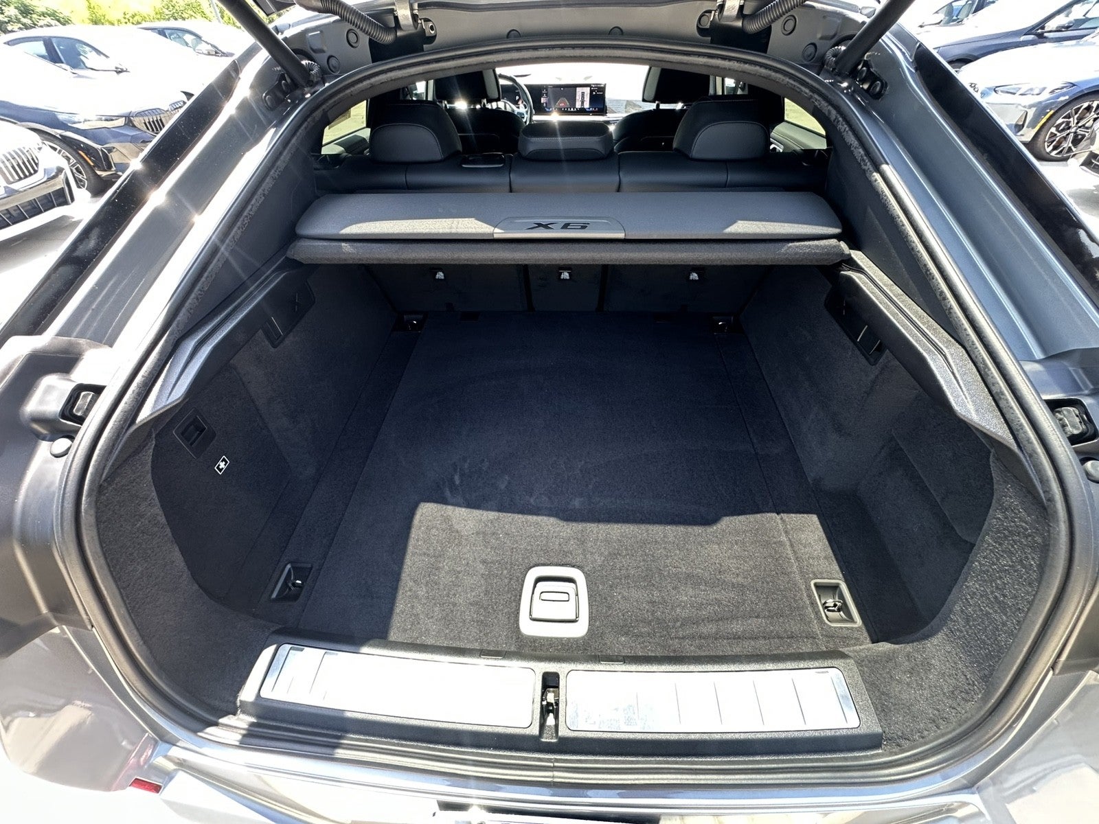 2025 BMW X6 xDrive40i