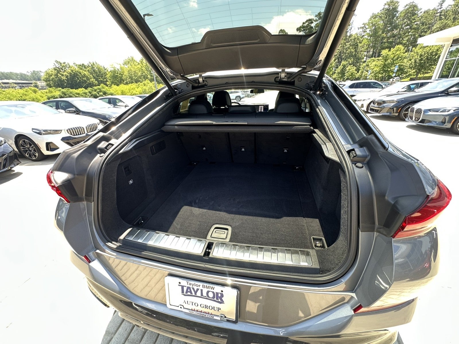 2025 BMW X6 xDrive40i