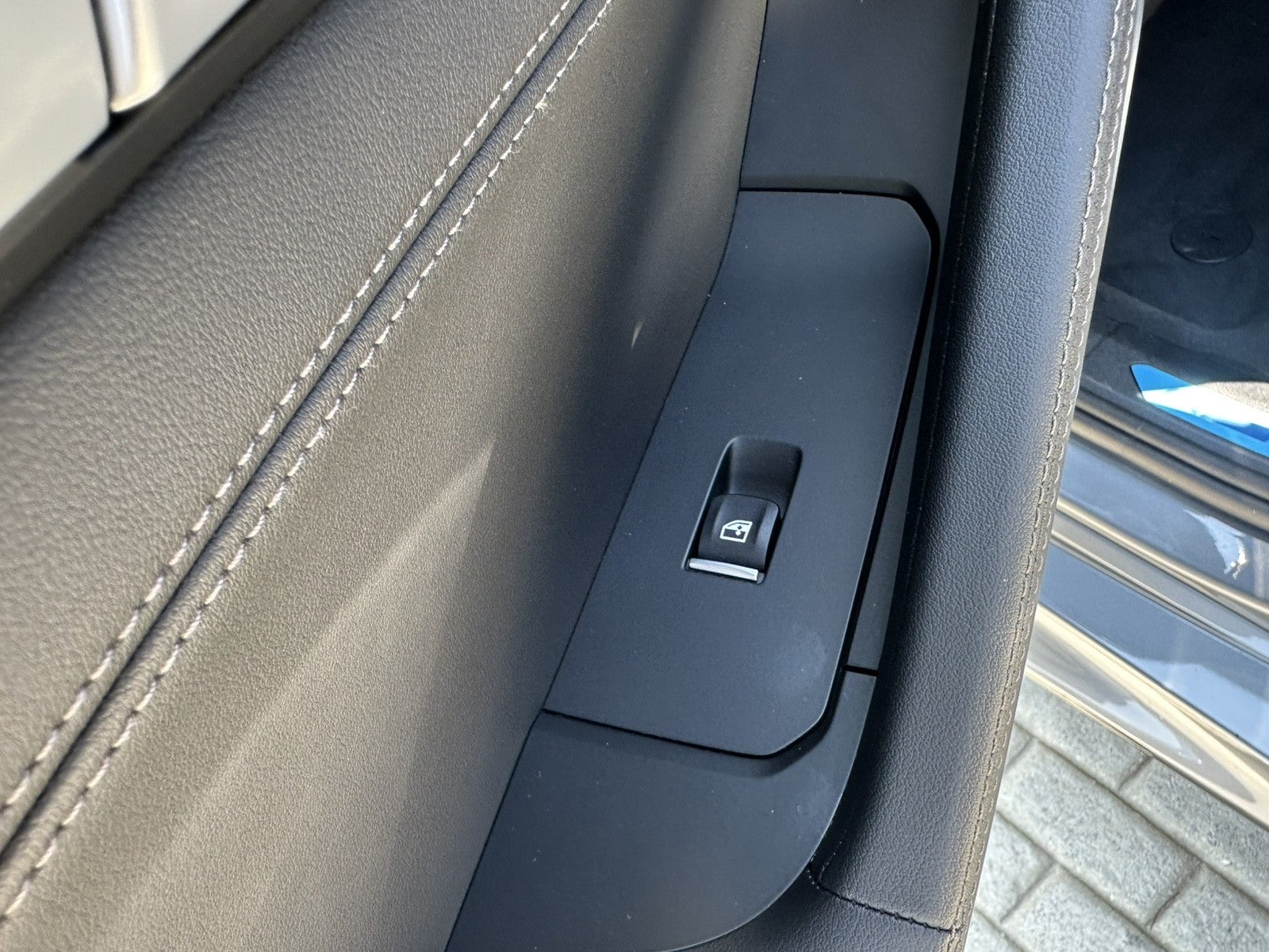2025 BMW X6 xDrive40i