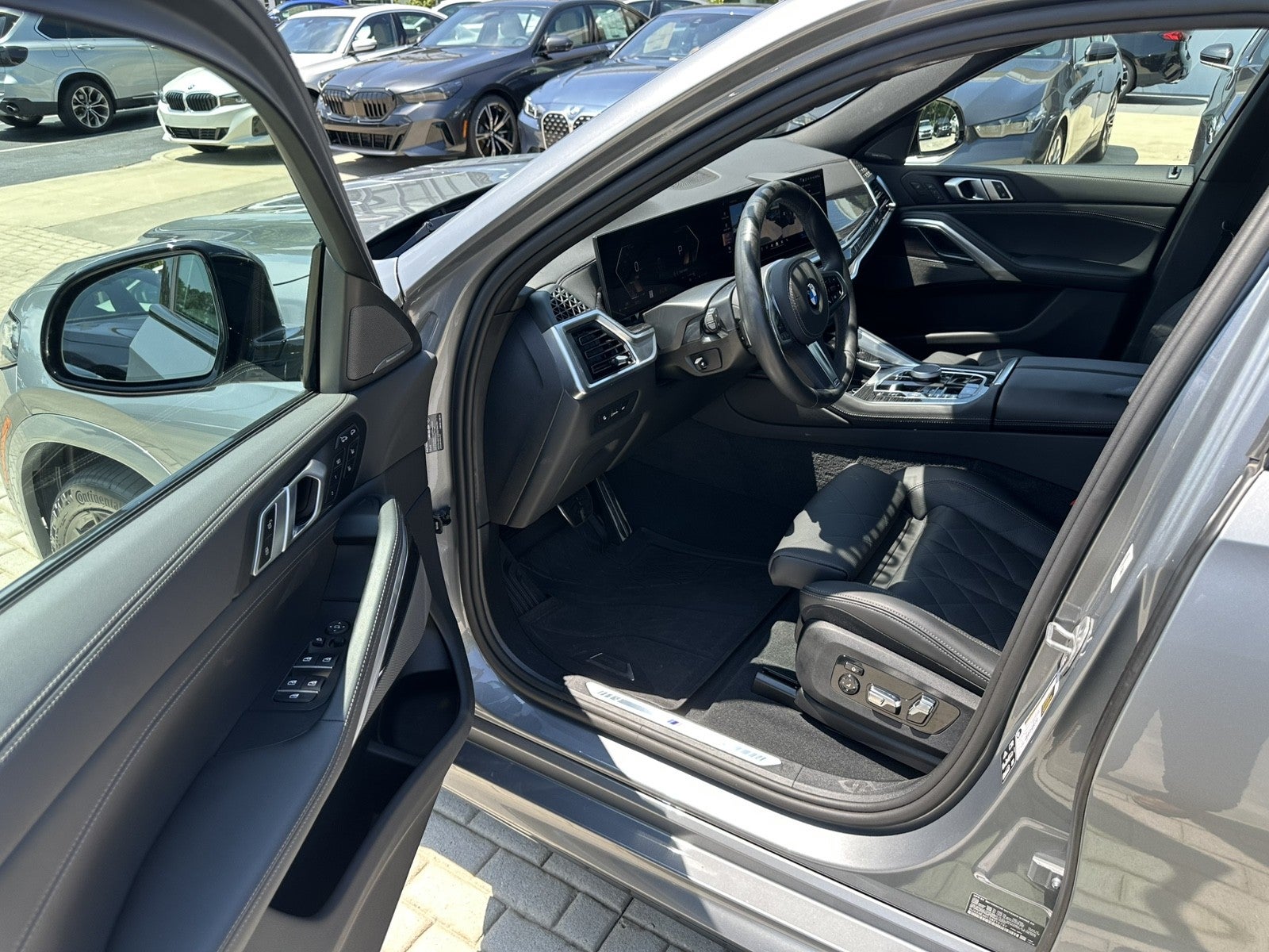 2025 BMW X6 xDrive40i