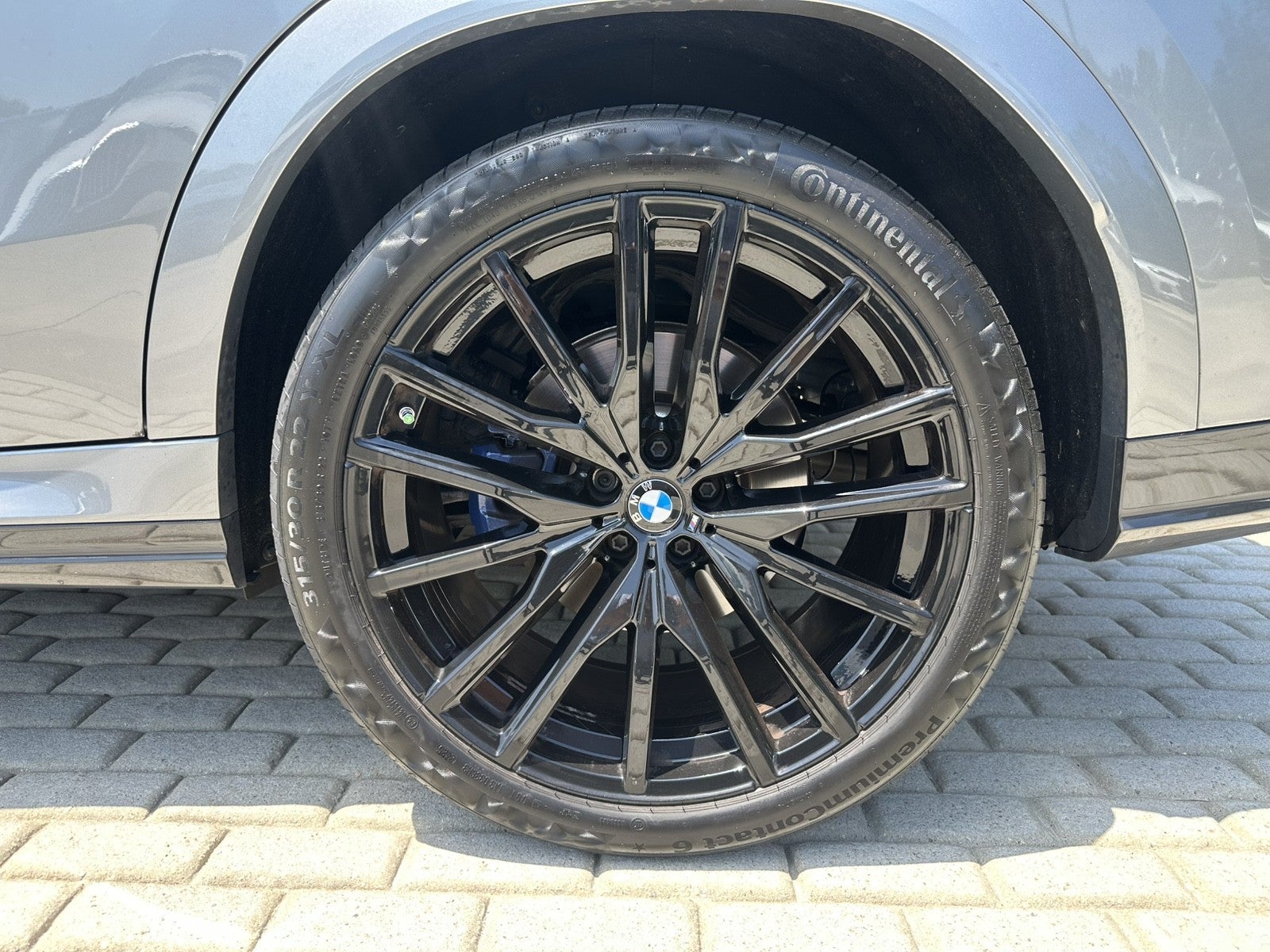 2025 BMW X6 xDrive40i