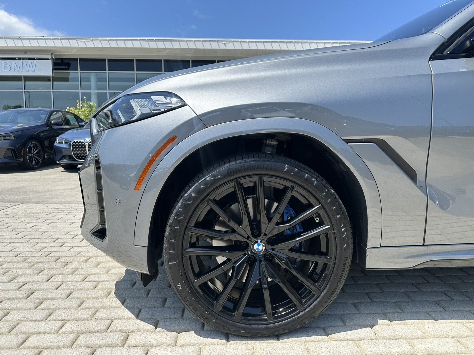 2025 BMW X6 xDrive40i
