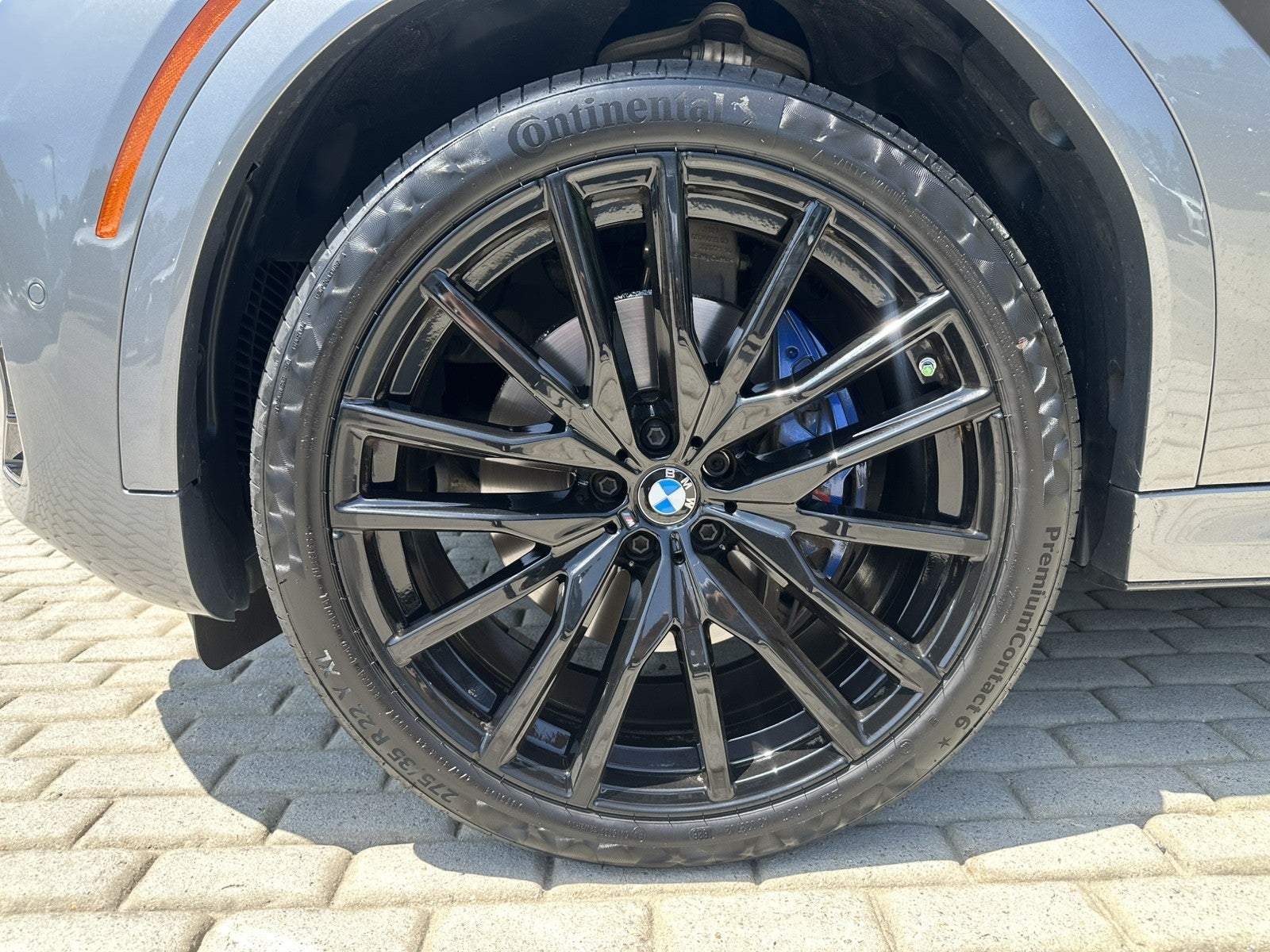 2025 BMW X6 xDrive40i
