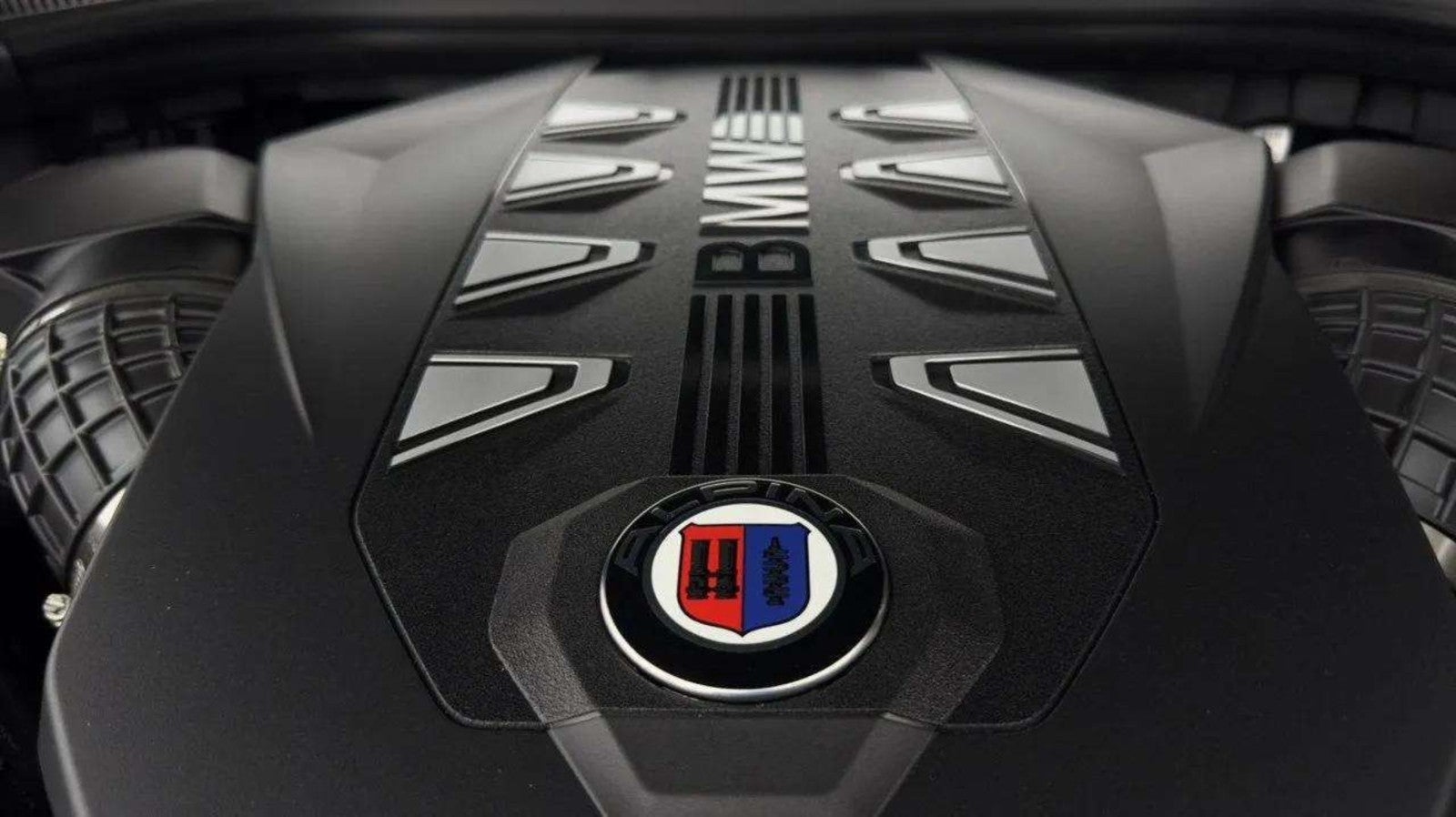 2026 BMW X7 ALPINA XB7