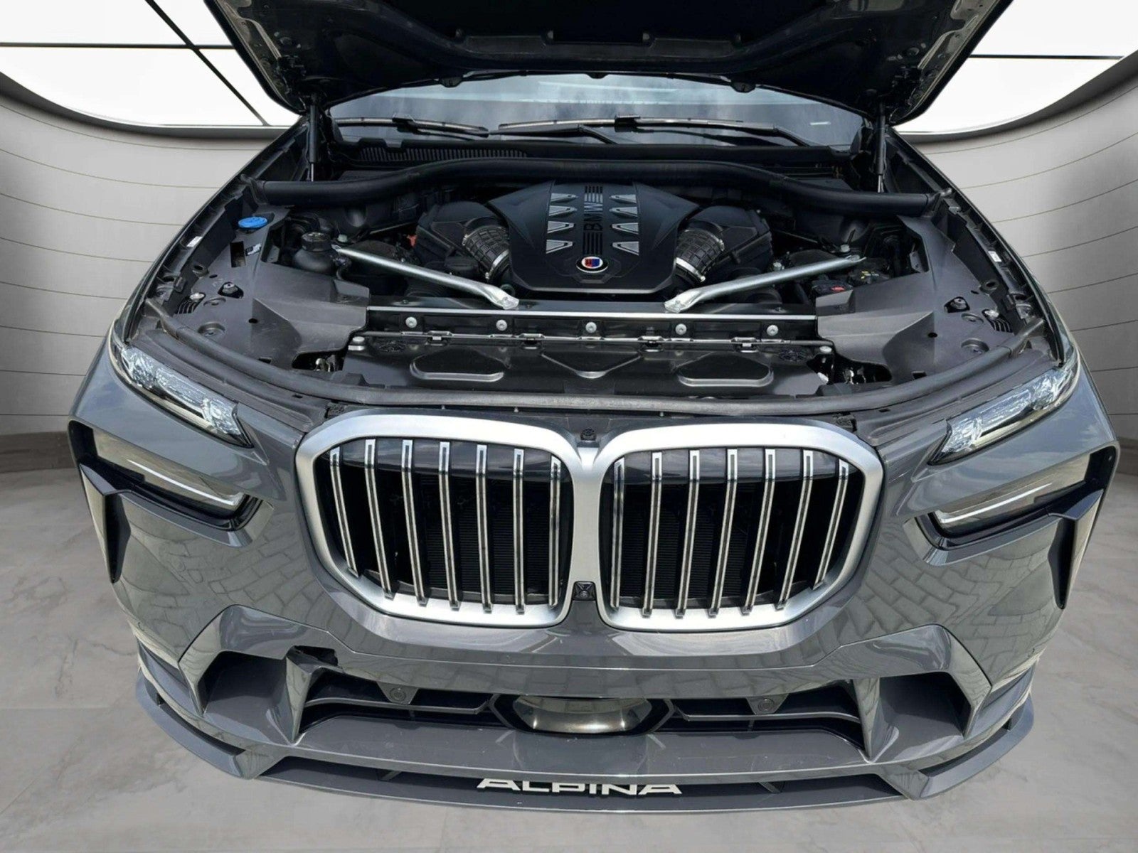 2024 BMW X7 ALPINA XB7