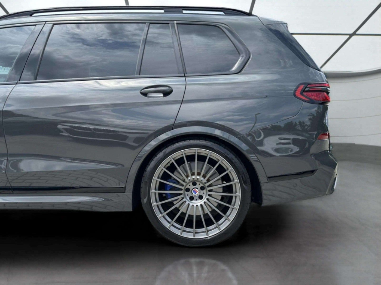 2024 BMW X7 ALPINA XB7
